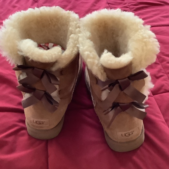 UGG Classic Chestnut Shearling Boots - Picture 2 of 3